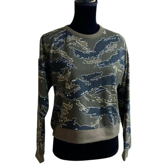 Forever 21 Womens Sweatshirt Size Medium Camouflage Camo Draped Olive Black - Picture 3 of 7